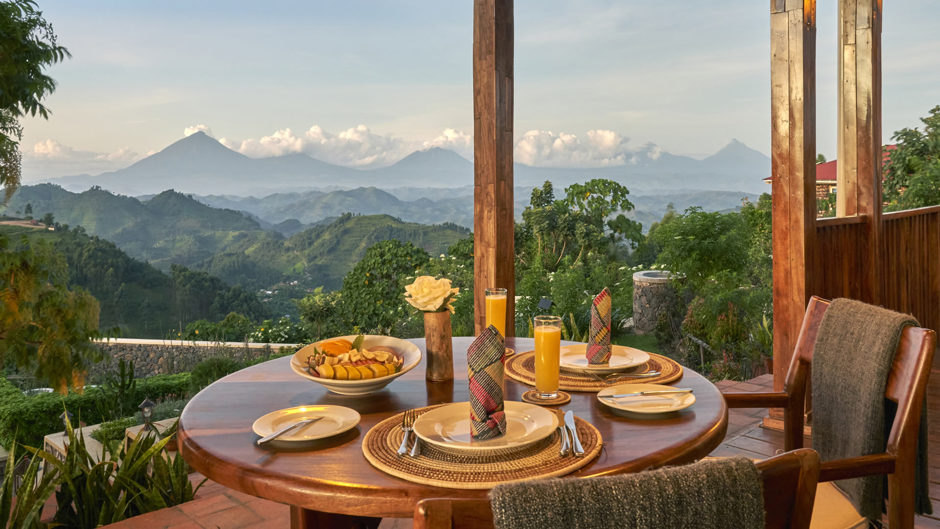 Nkuringo Bwindi Gorilla Lodge 