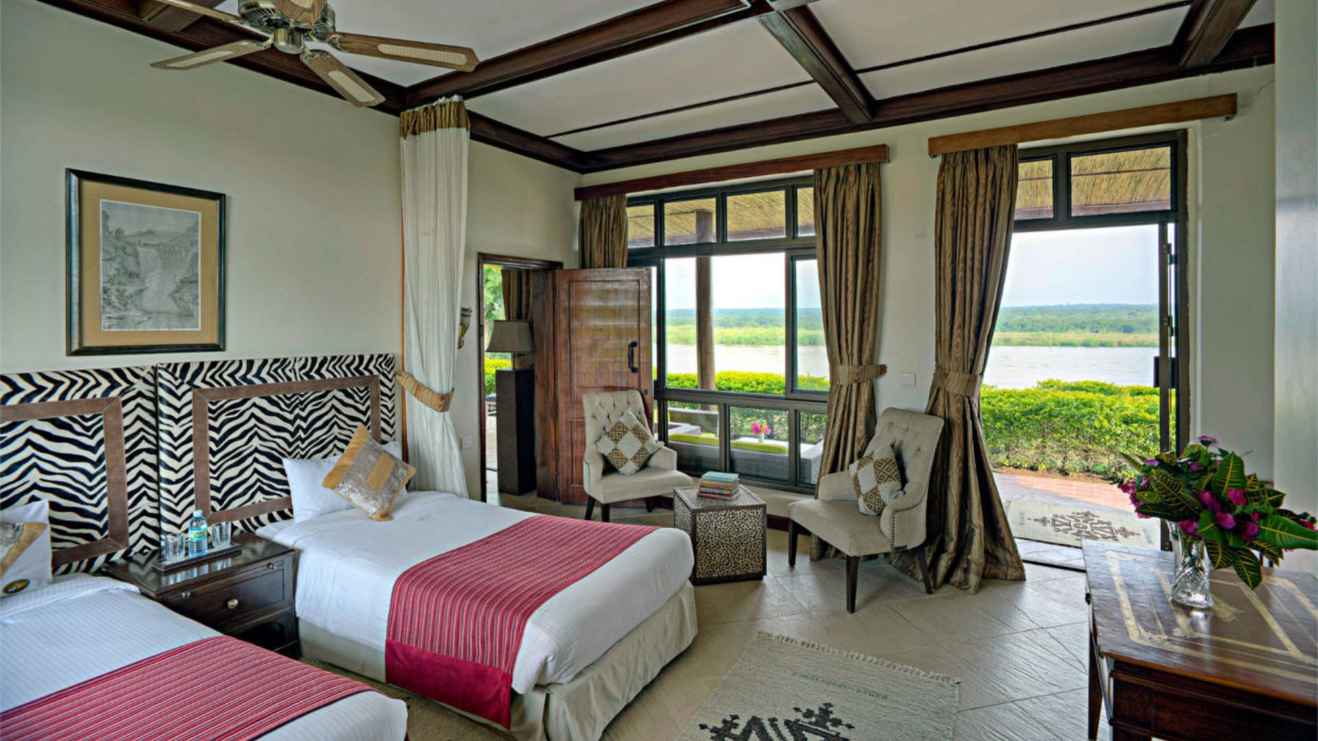 Paraa Safari Lodge